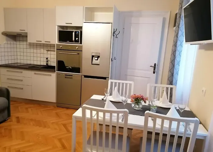 Апартаменти Lusetic *