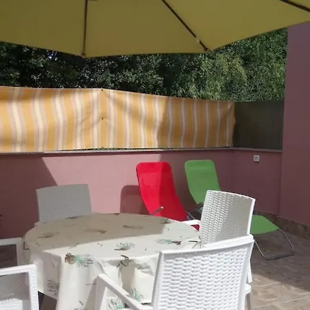 アパート Lusetic