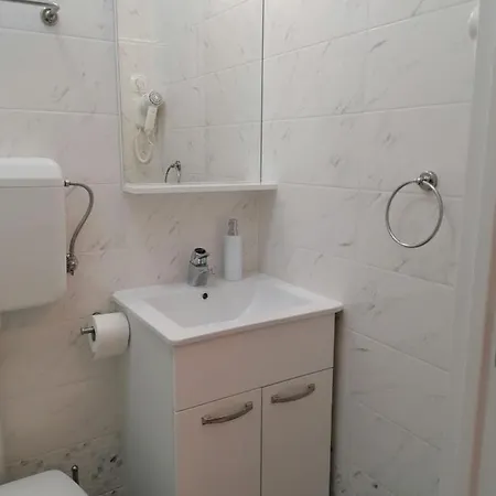 Lusetic アパート